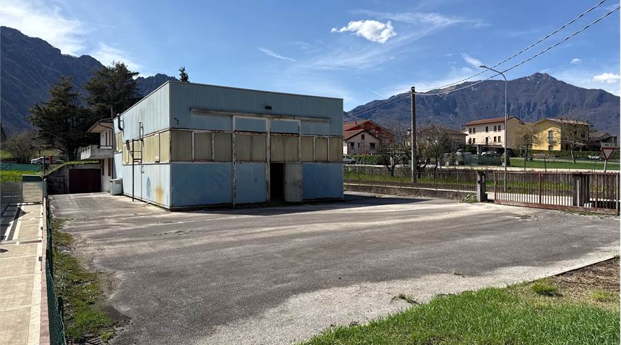 Esterno capannone