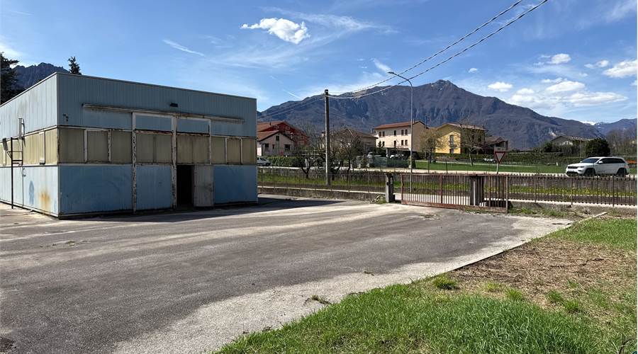 Esterno capannone