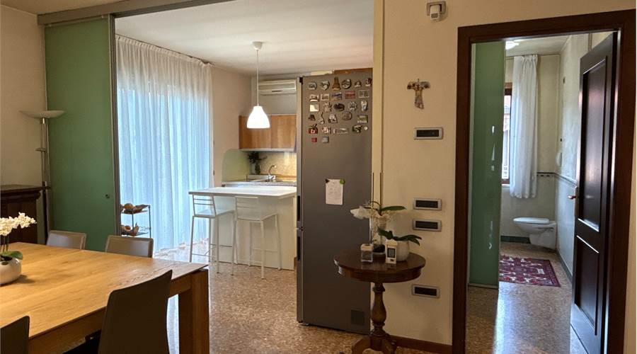 Vista cucina e sala da pranzo