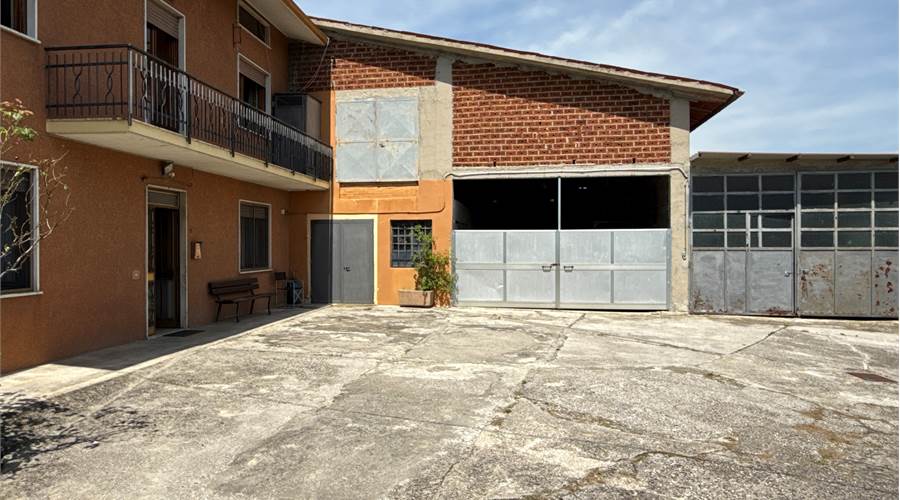 Corte esclusiva e facciata