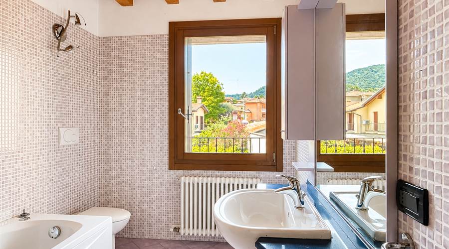 Bagno piano primo